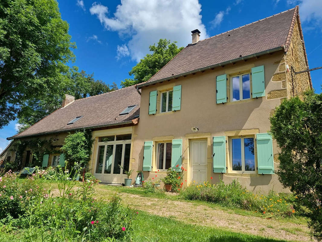 Maison à PARAY-LE-MONIAL