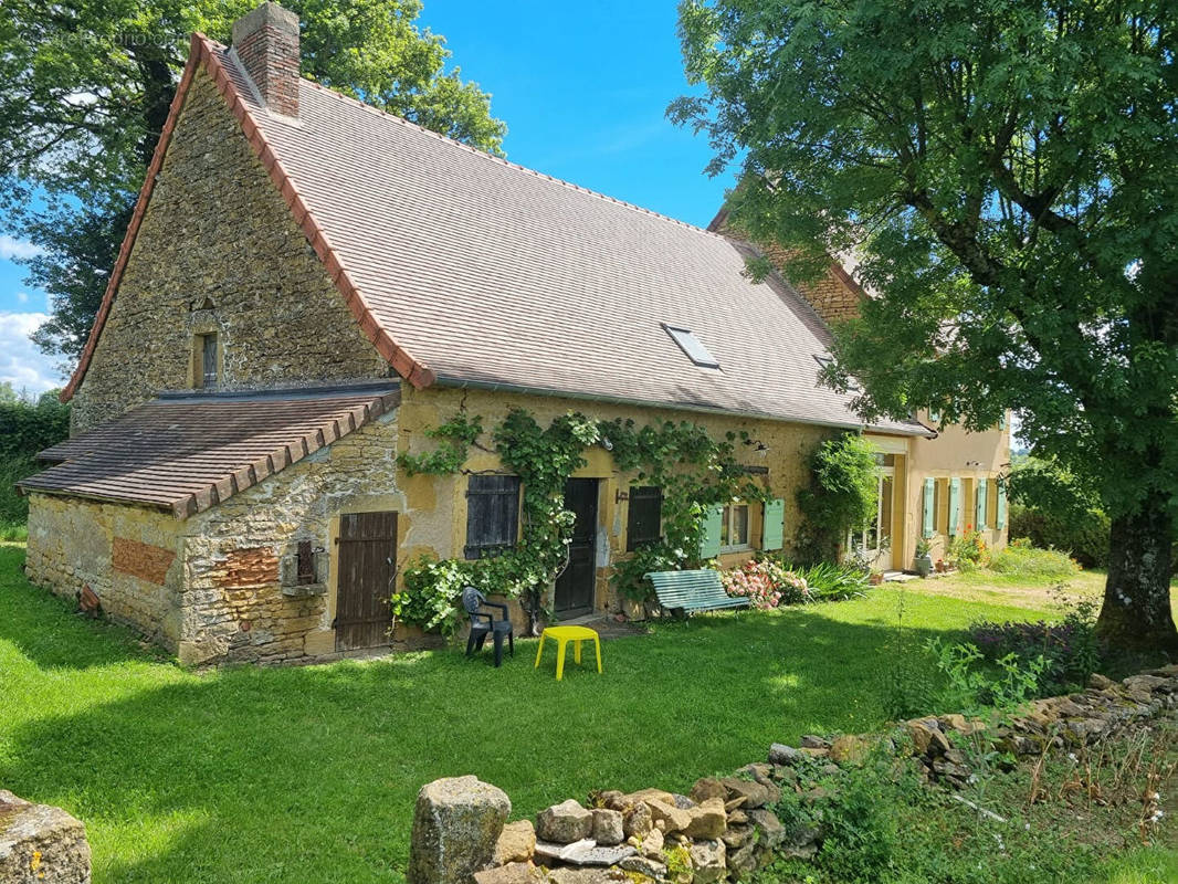 Maison à PARAY-LE-MONIAL