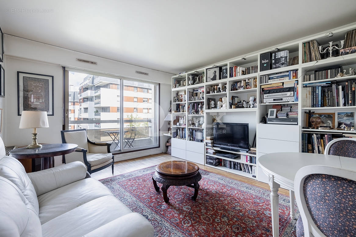 Appartement à COURBEVOIE