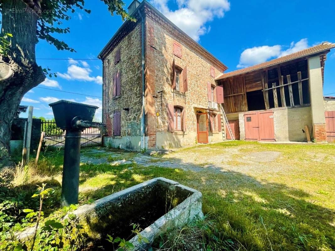 Maison à SAINT-BARTHELEMY-DE-VALS