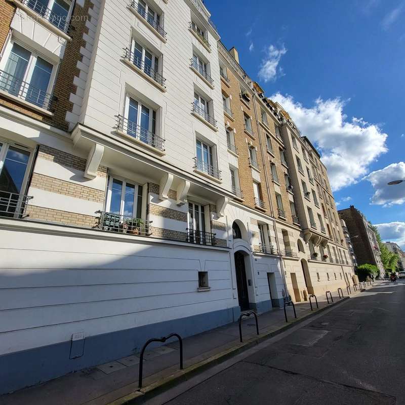 Appartement à COURBEVOIE