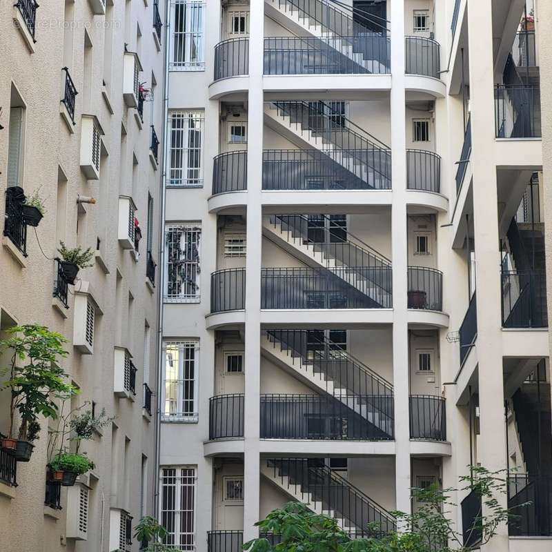 Appartement à COURBEVOIE