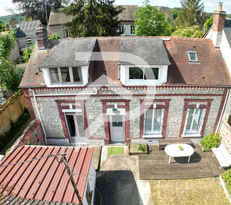 Maison à HOUDAN