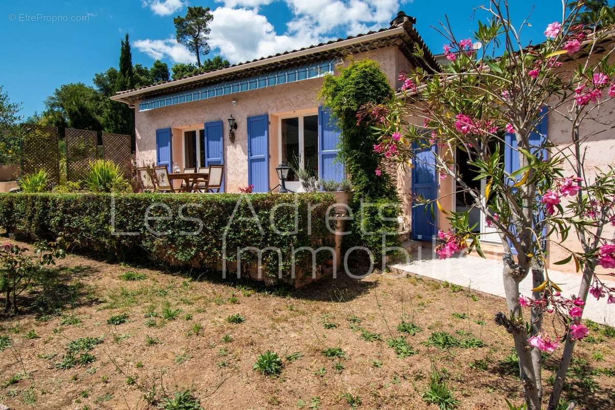 Maison à LES ADRETS-DE-L&#039;ESTEREL