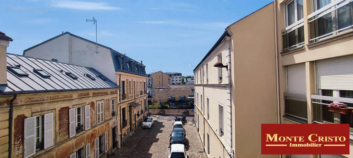 Dans une jolie impasse - Appartement à VERSAILLES