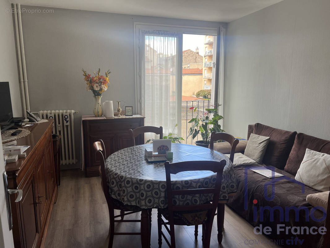 Appartement à SAINT-ETIENNE