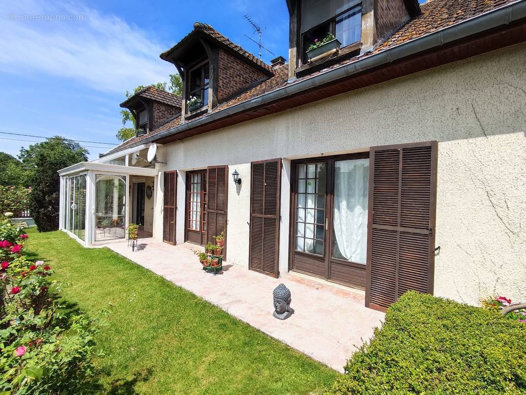 Maison à AUBETERRE