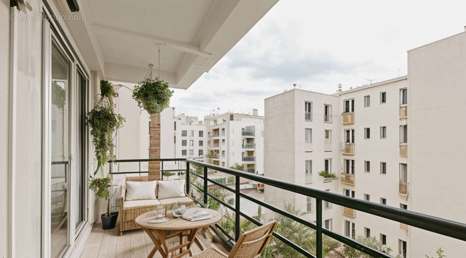 Appartement à COURBEVOIE