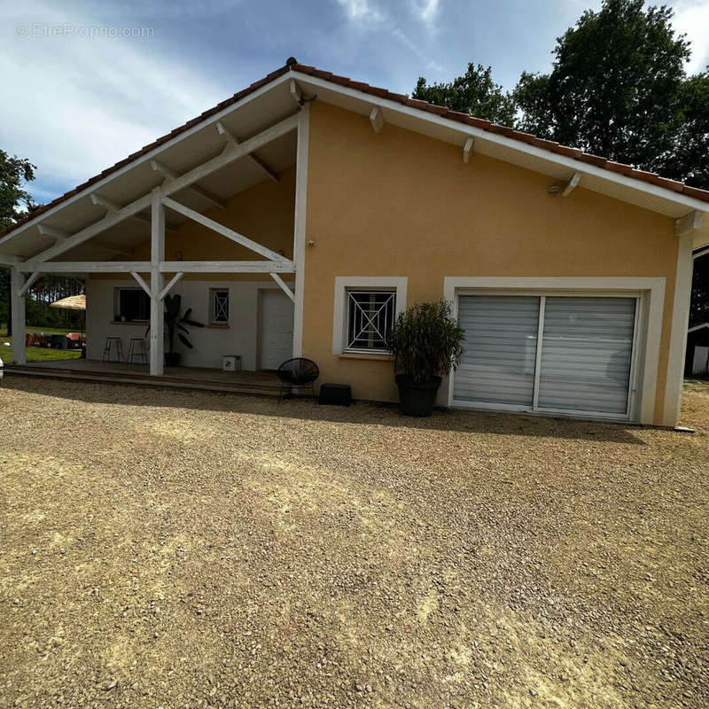 Maison à MOUSTEY