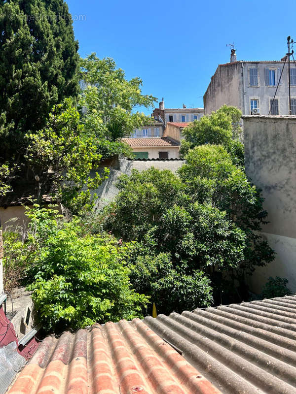 Appartement à MARSEILLE-4E