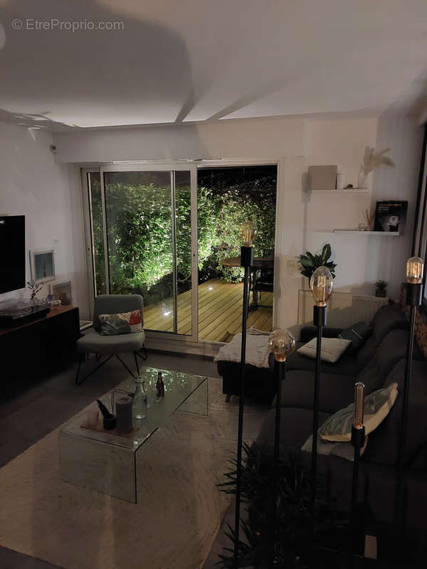 Appartement à EZE