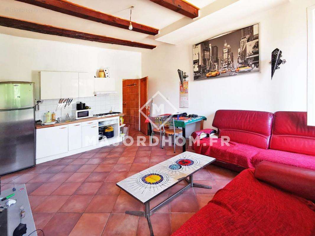 Appartement à MARSEILLE-4E