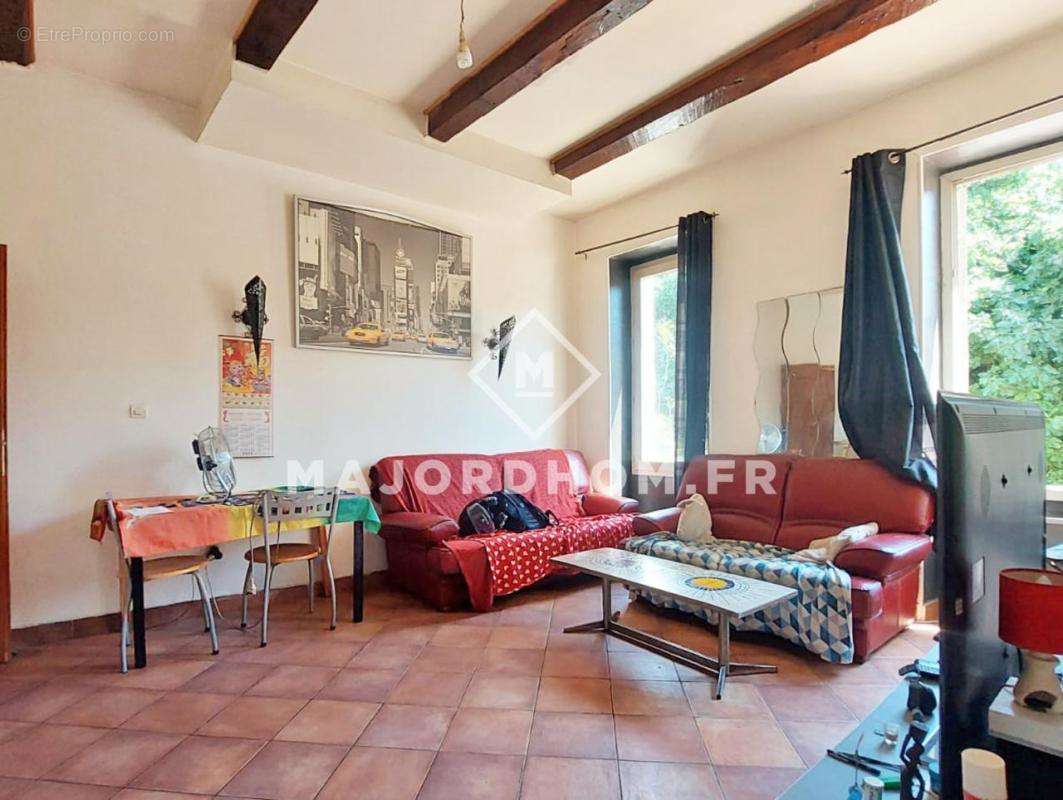 Appartement à MARSEILLE-4E