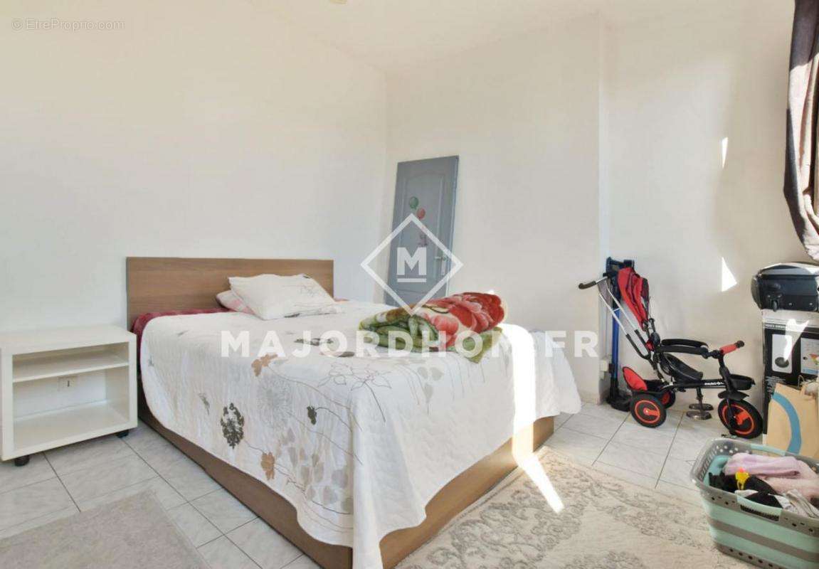 Appartement à MARSEILLE-4E