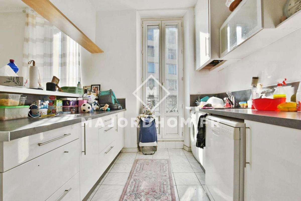 Appartement à MARSEILLE-4E