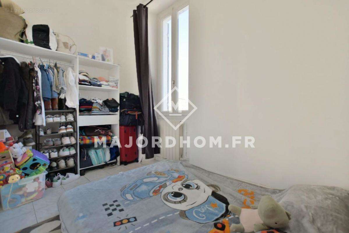 Appartement à MARSEILLE-4E