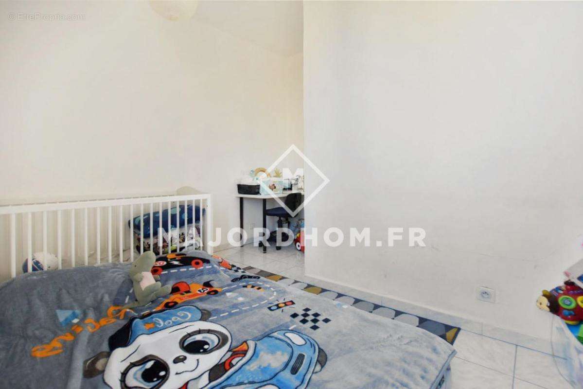 Appartement à MARSEILLE-4E