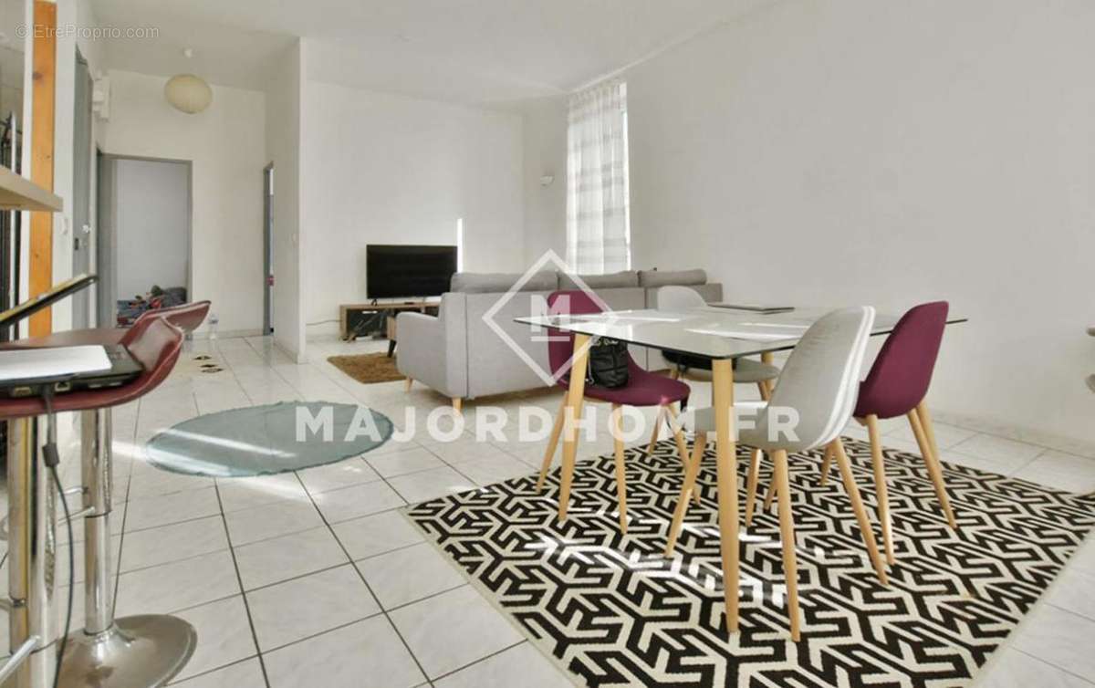 Appartement à MARSEILLE-4E