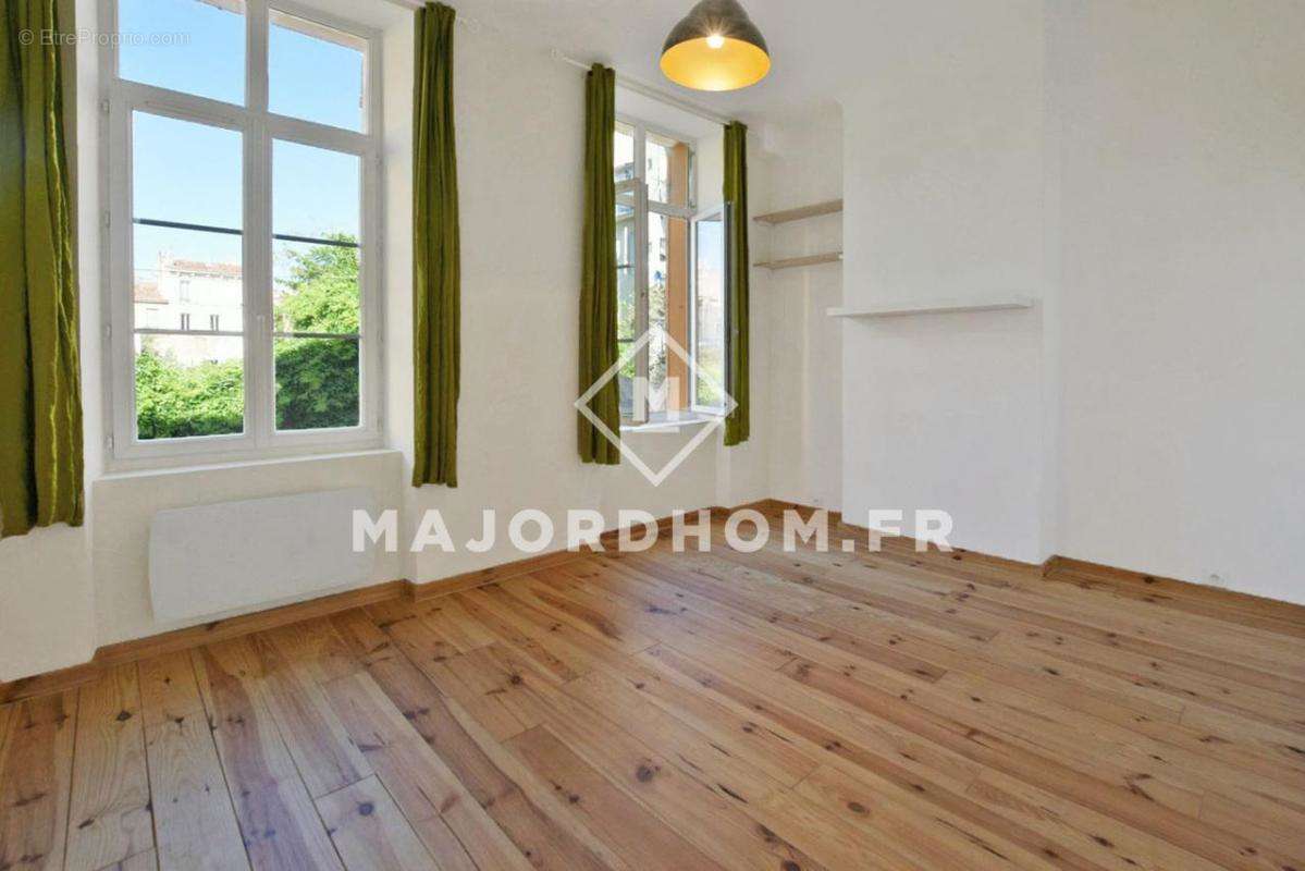 Appartement à MARSEILLE-6E