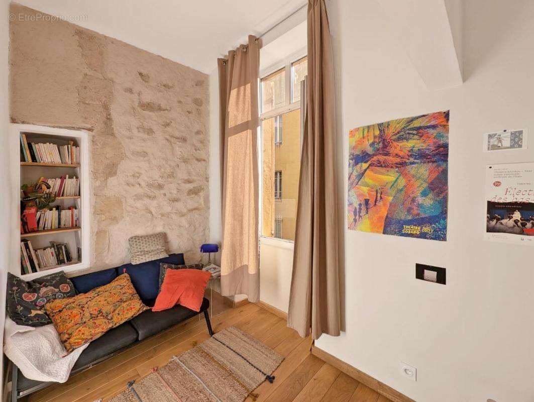 Appartement à MARSEILLE-6E