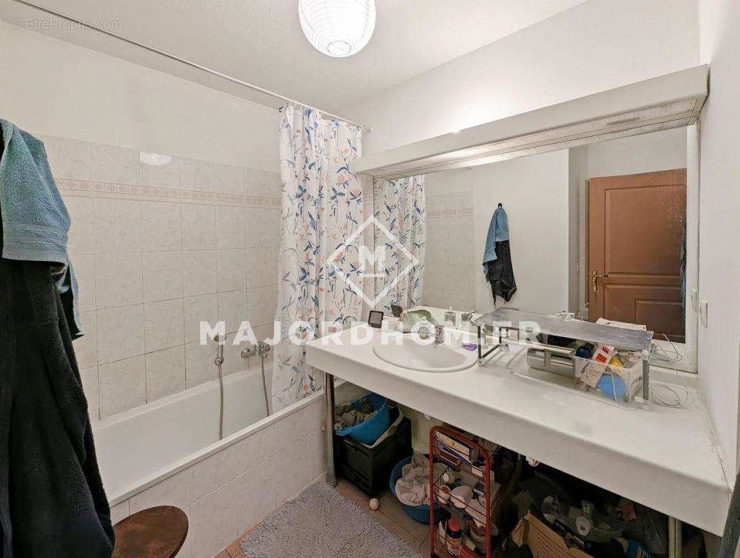 Appartement à MARSEILLE-5E