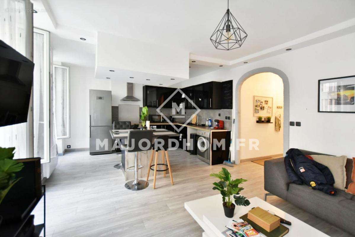 Appartement à MARSEILLE-5E