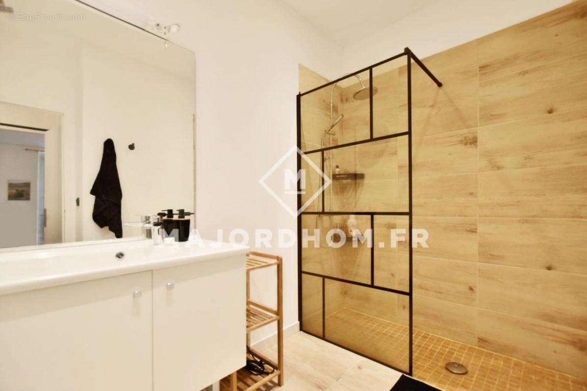 Appartement à MARSEILLE-5E