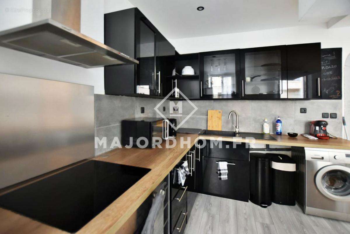 Appartement à MARSEILLE-5E