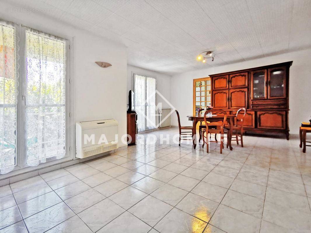 Appartement à MARSEILLE-9E