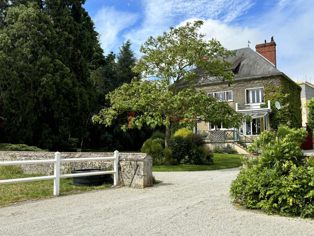 Maison à LE MELE-SUR-SARTHE