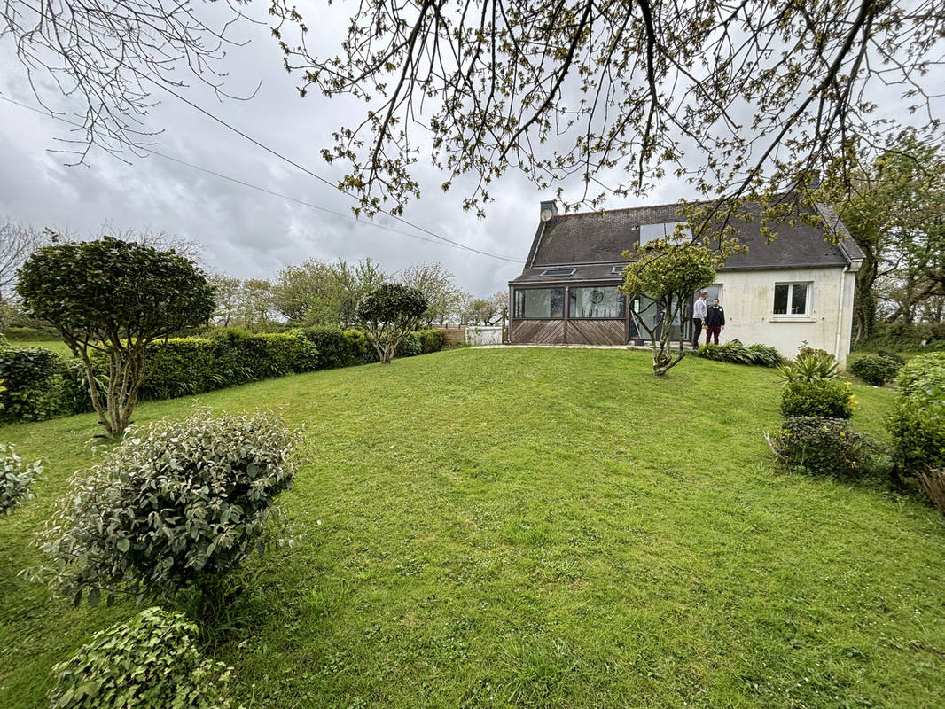 Maison à PLOUVIEN