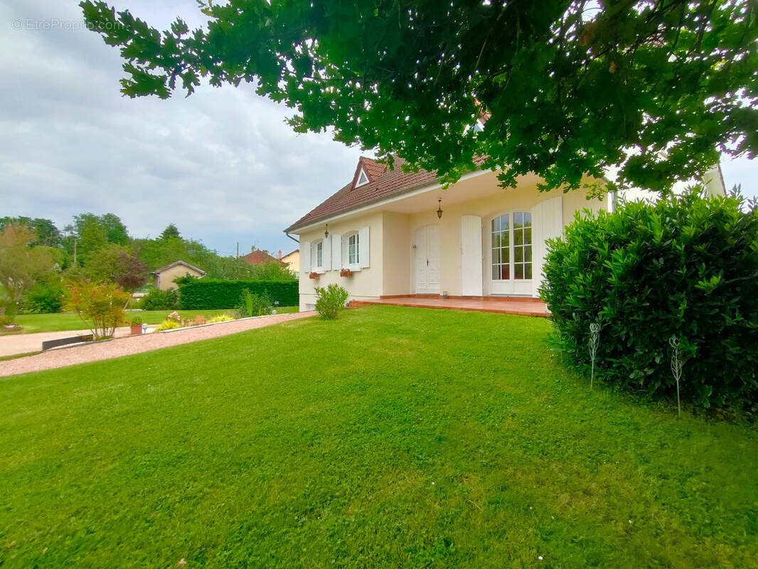 Maison à VARENNES-SUR-ALLIER