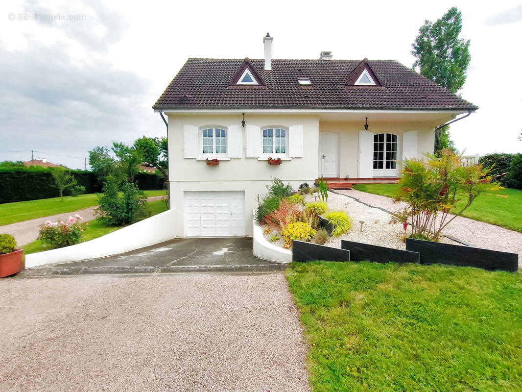 Maison à VARENNES-SUR-ALLIER