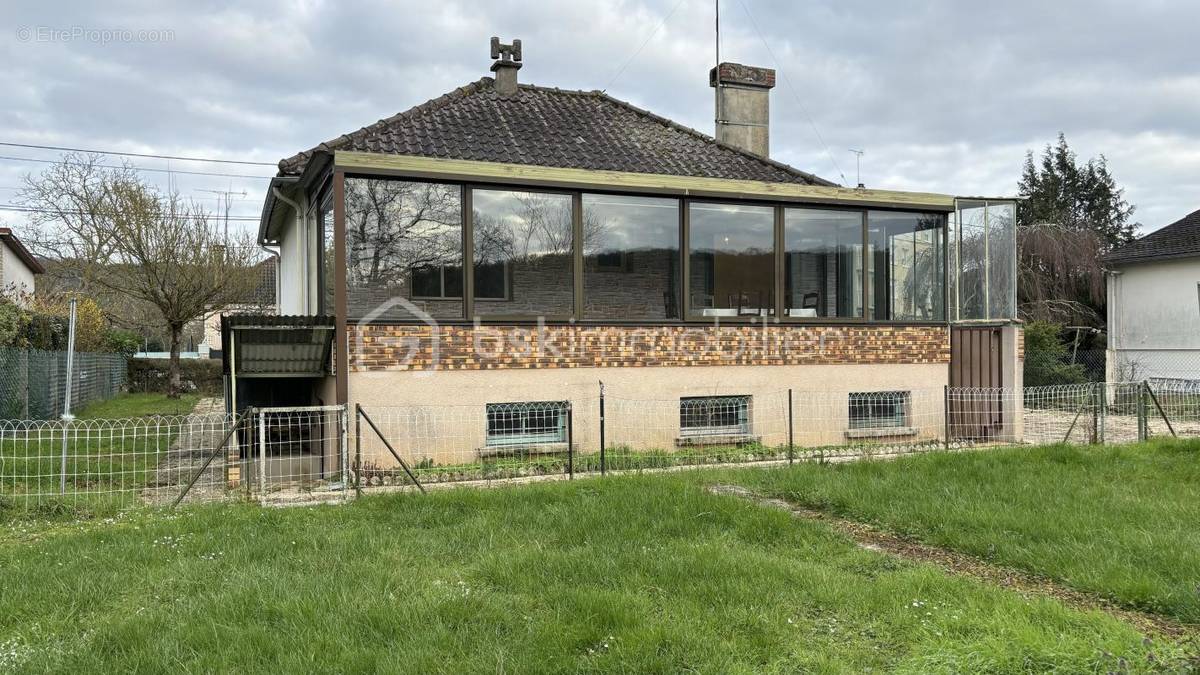 Maison à VILLENEUVE-SUR-YONNE