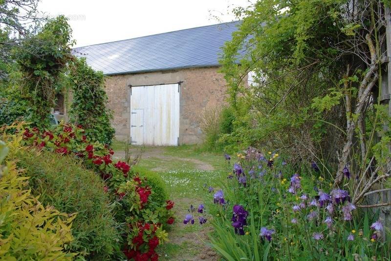 Maison à CUSSY-EN-MORVAN