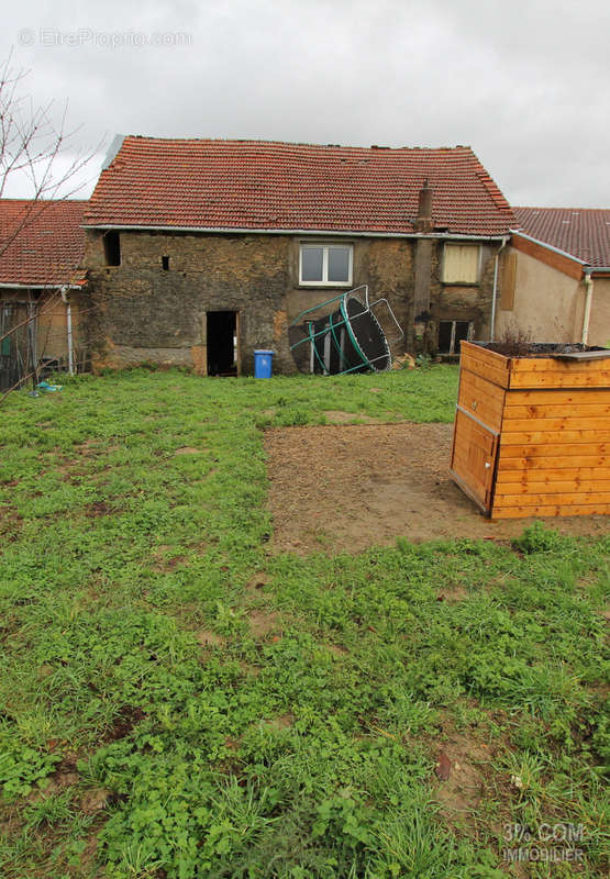 Maison à CLEZENTAINE