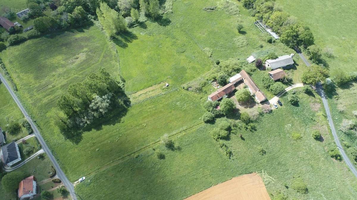 Maison à GOURDON