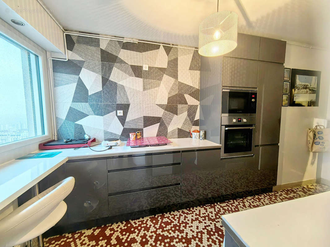 Appartement à PARIS-20E