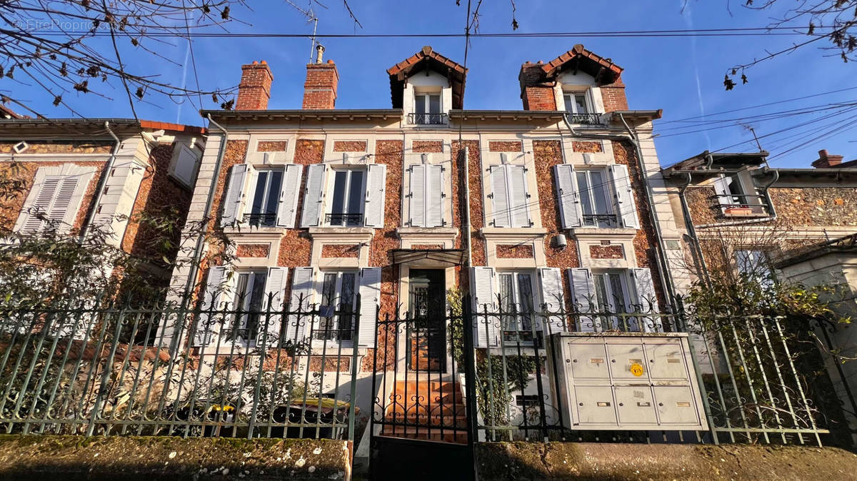 Appartement à CORBEIL-ESSONNES