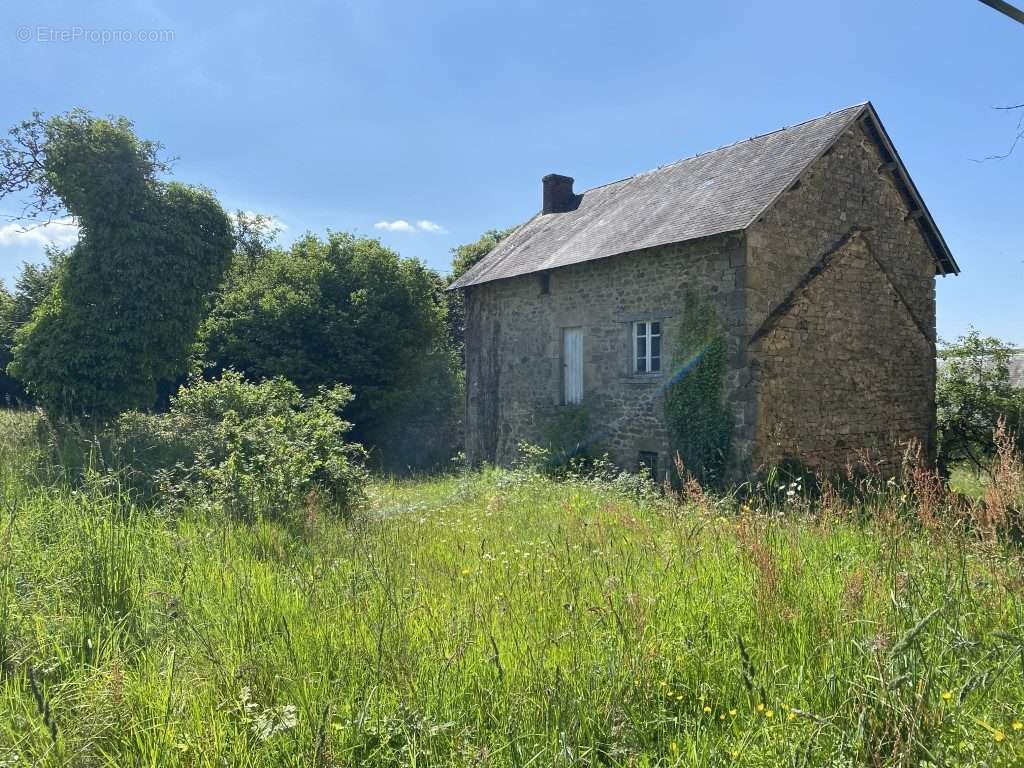 Maison à EYMOUTIERS