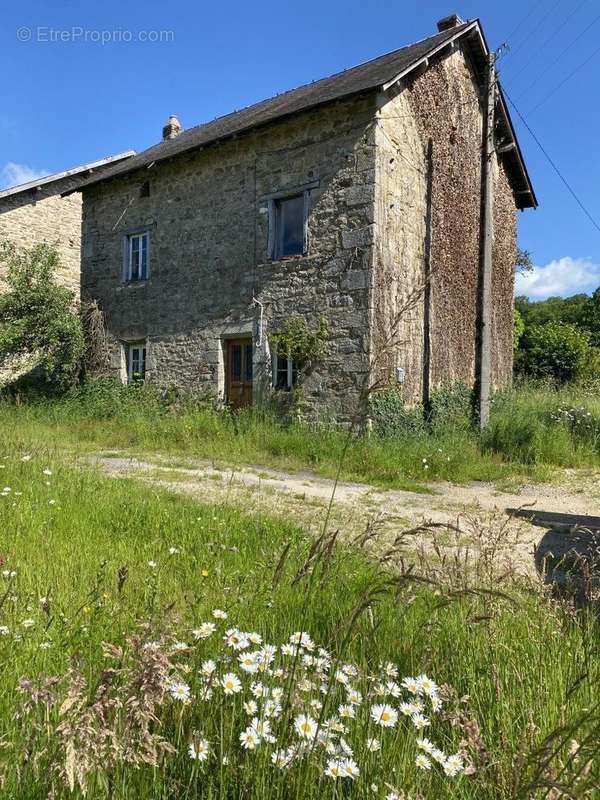 Maison à EYMOUTIERS