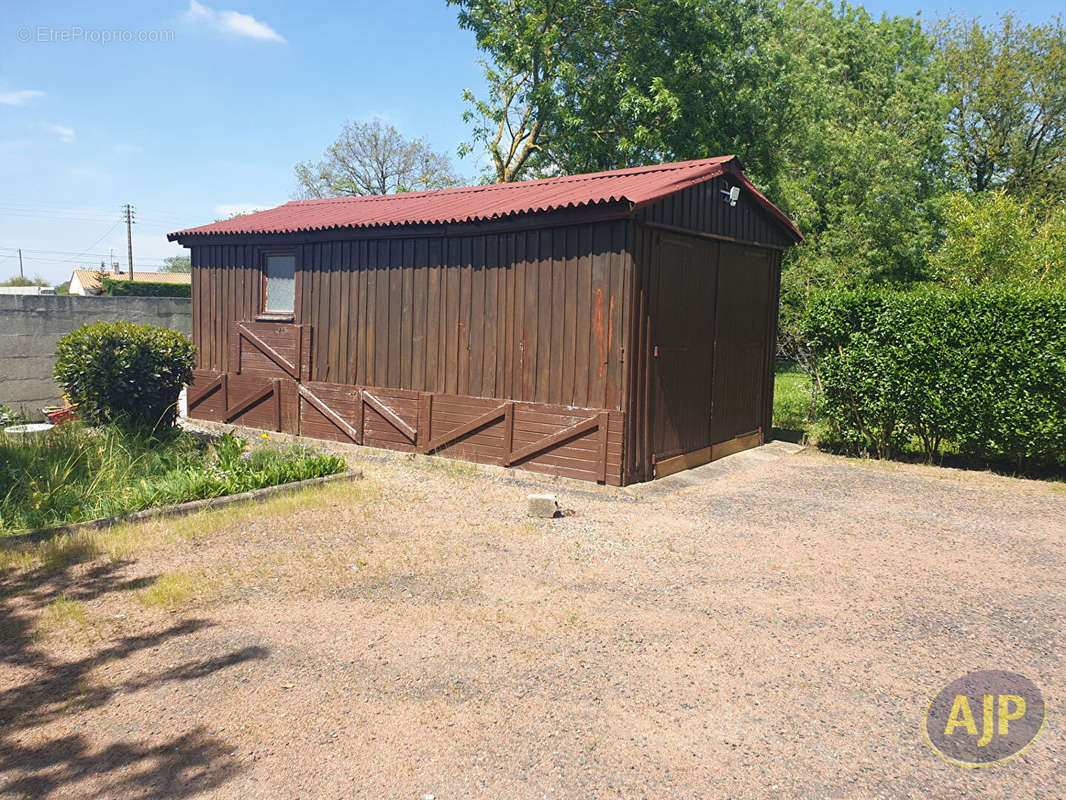 Maison à MONTAIGU