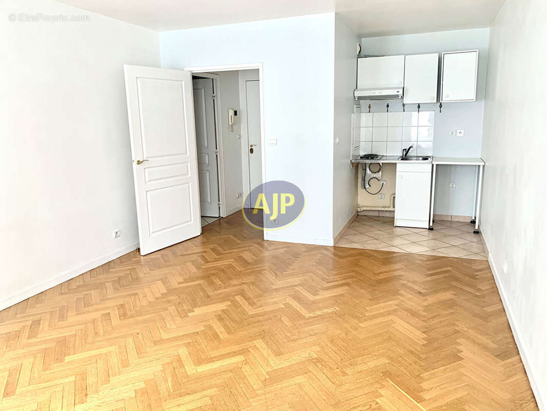 Appartement à PARIS-11E