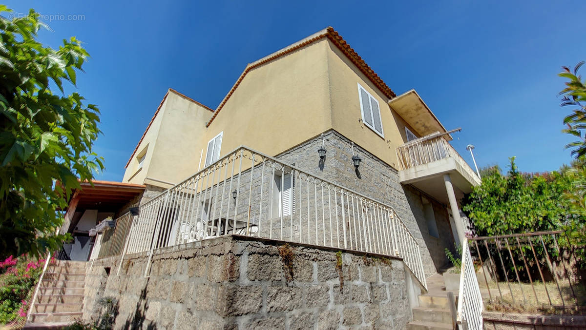 Maison à PORTO-VECCHIO