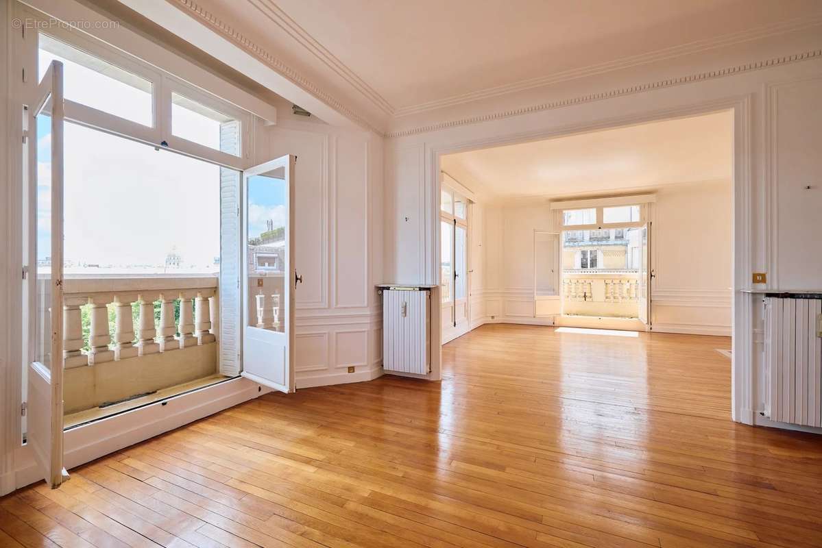 Appartement à PARIS-7E