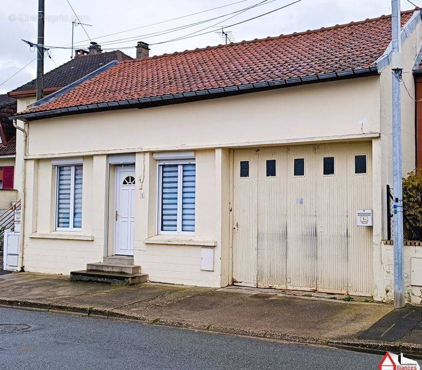 Maison à FEUQUIERES-EN-VIMEU