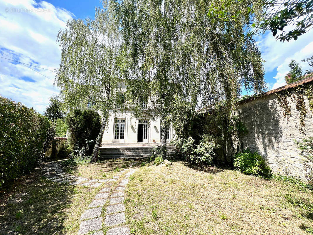 Maison à MONTEREAU-FAULT-YONNE