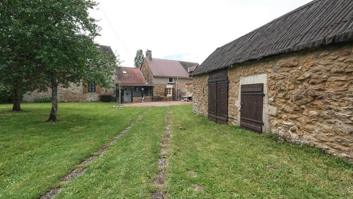 Maison à LIMANTON