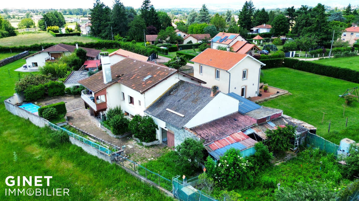 Maison à COMMELLE-VERNAY