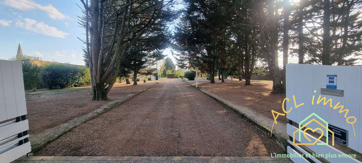 Terrain à LOUPLANDE